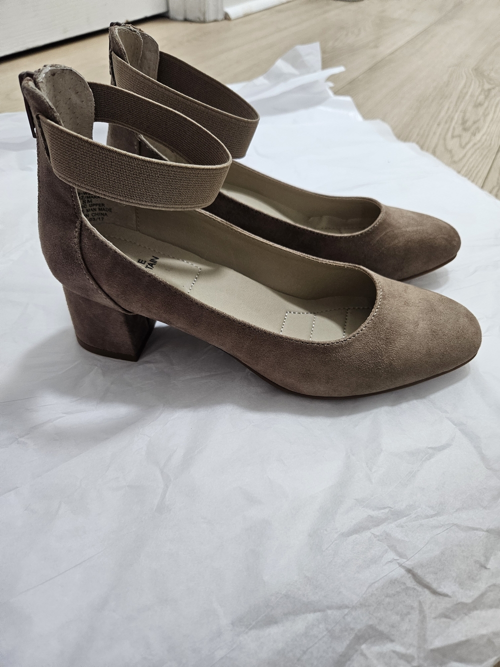 White Mountain Taupe Suede Ankle-Strap Block Heels Size 8